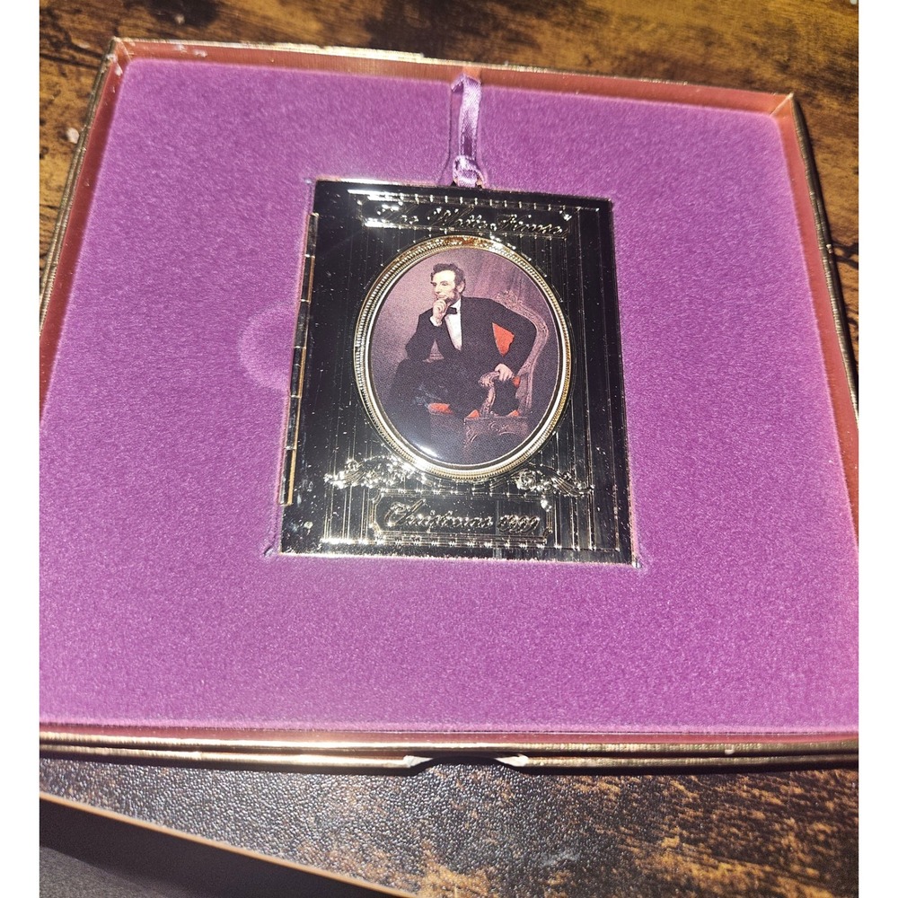 1999 White House Historical Association Christmas Ornament Abraham Lincoln Gold